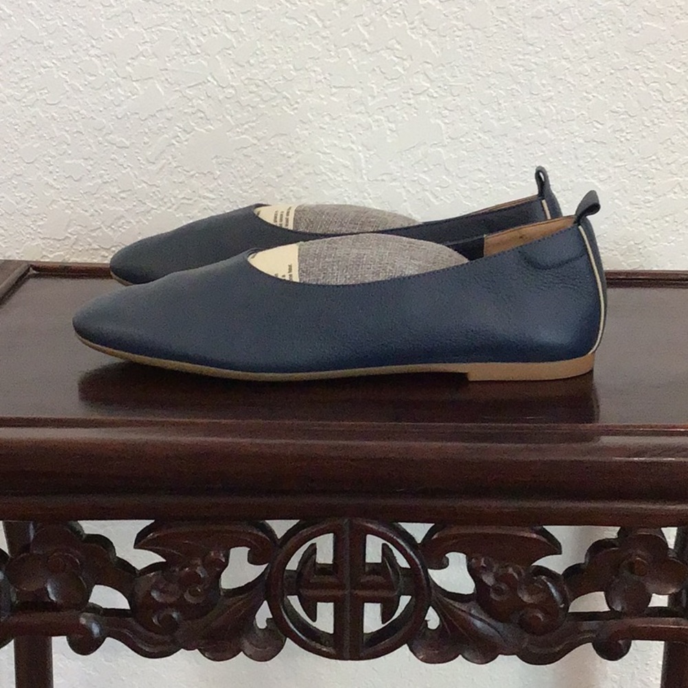 Everlane day glove flats in navy